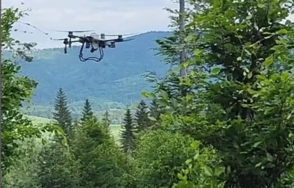 Fotogalerie Amagro Aplikace našeho (v registračním řízení se nacházejícího) nového produktu KALCIAN v lesnictví pomocí dronu. Naše firma se vždy nacházela na technologické špičce nejenom v oblasti zemědělské produkce. 